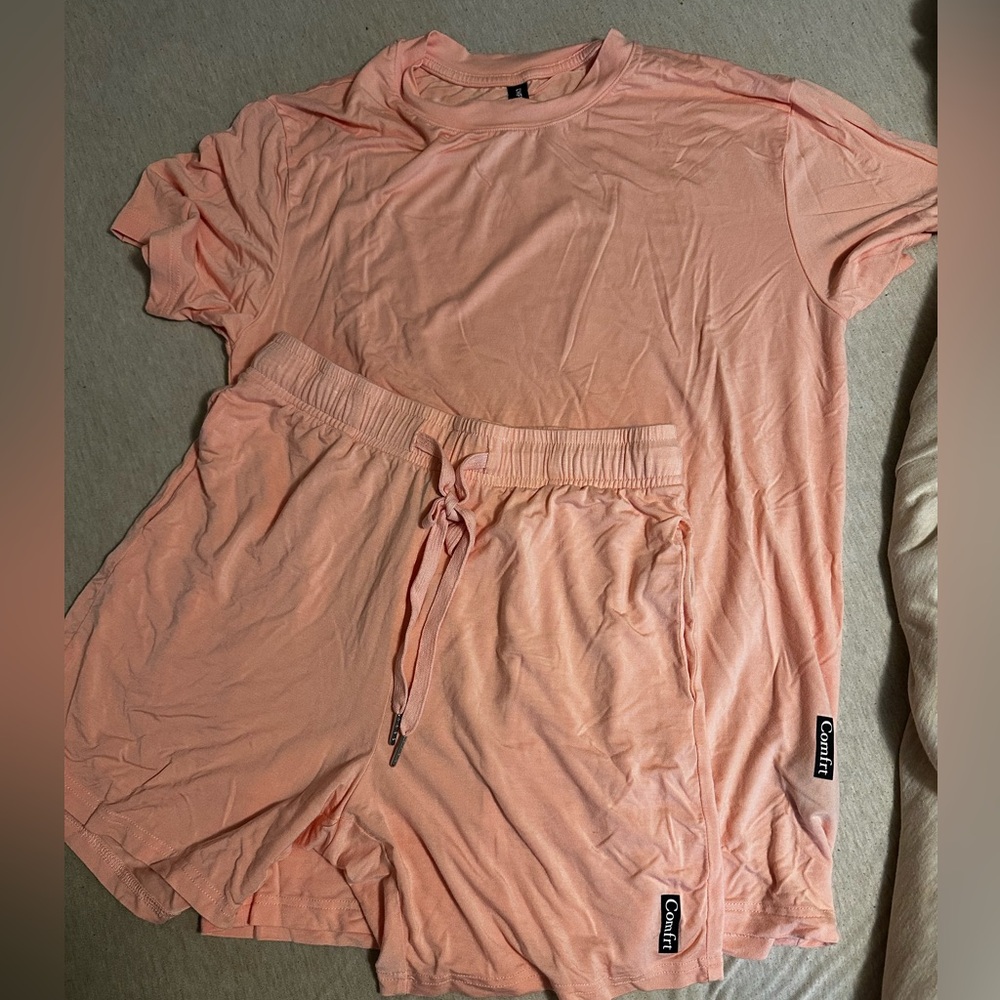 COMFRT cloud  short set